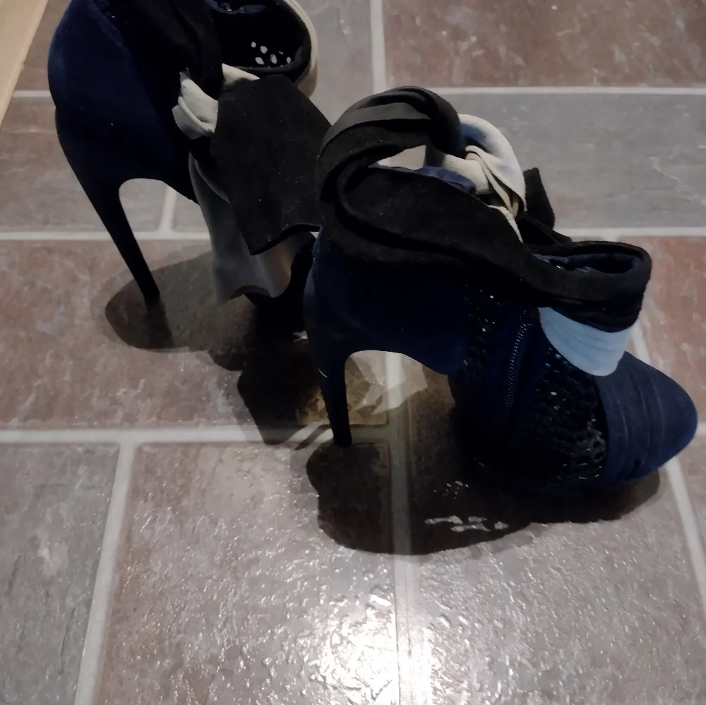 Balenciaga kickass suede leather mesh and bow ankle detail boots size 8 - Picture 4 of 8